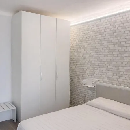 Rosso Conero - Le Grotte Rooms&Apartments-3